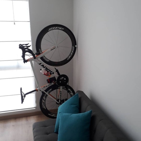 SOPORTE BICICLETA RUTA / Discreto, Práctico y Funcional